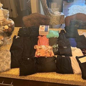 Lot of S/M maternity.
